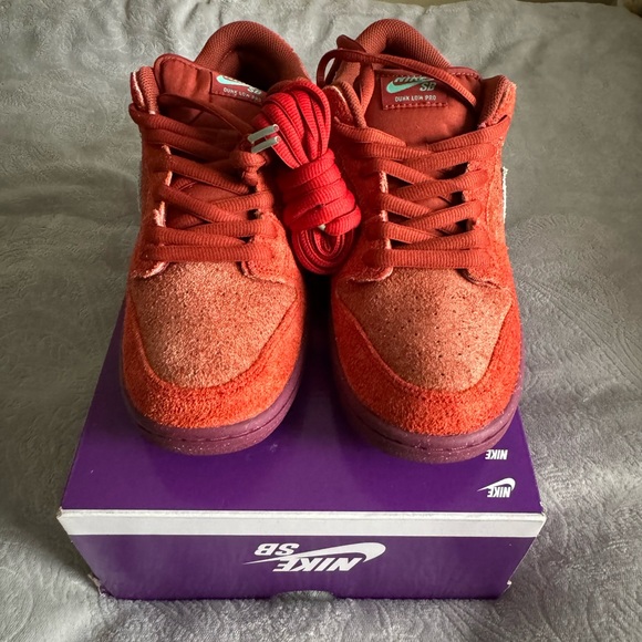 Nike Dunk Mystic Red - Size 9.5 - Picture 2 of 9